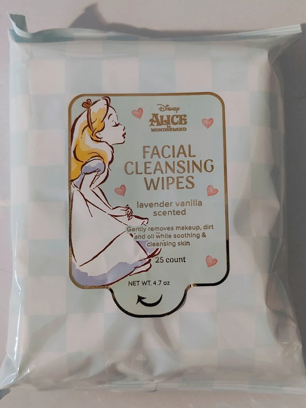 Disney Alice in Wonderland Facial Cleansing Wipes, Bath Salts & Bath Bomb Bundle